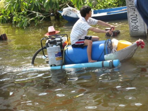 泰国水灾毁家园 人民的智慧无穷大_www.99da