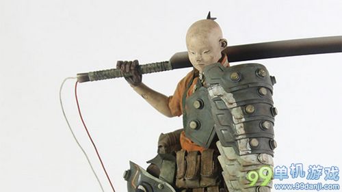 如此奇葩却诱人的玩偶 日本武士穿着现代运动