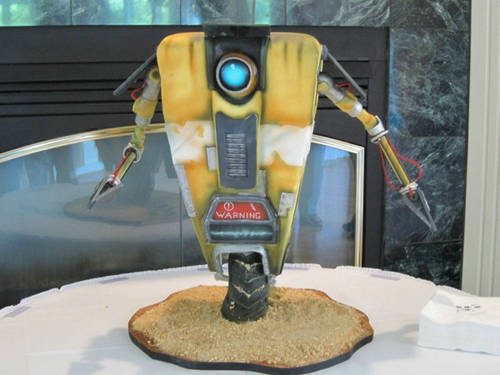 碉堡了！“无主之地”机器人Claptrap主题蛋糕！