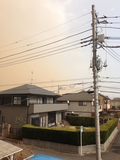 沙尘暴席卷日本 东京遭遇罕见“黄雾”侵袭