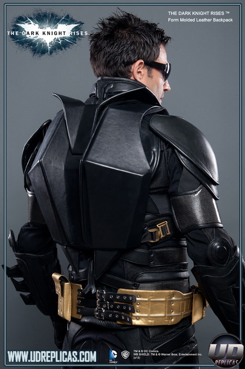 高富帅烧钱必备 皮革打造的超酷蝙蝠侠套装