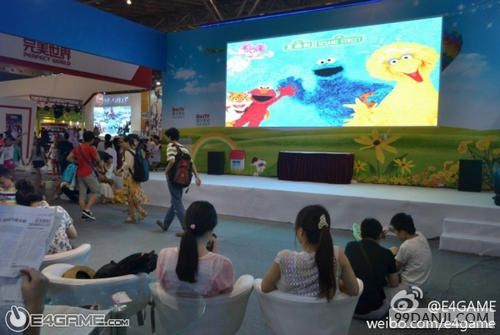 CCG2014索尼展台直击 PS4国行版与靓妹