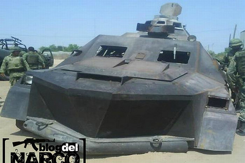  墨西哥毒贩自制坦克 现实中的彪悍玩家