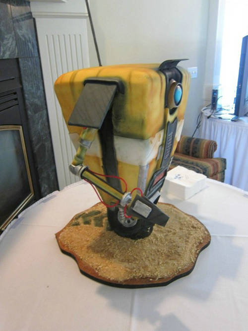 碉堡了！“无主之地”机器人Claptrap主题蛋糕！