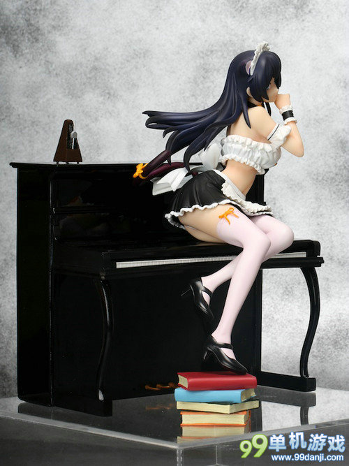 猫耳女仆横卧钢琴 黄昏模型可脱衣手办欣赏